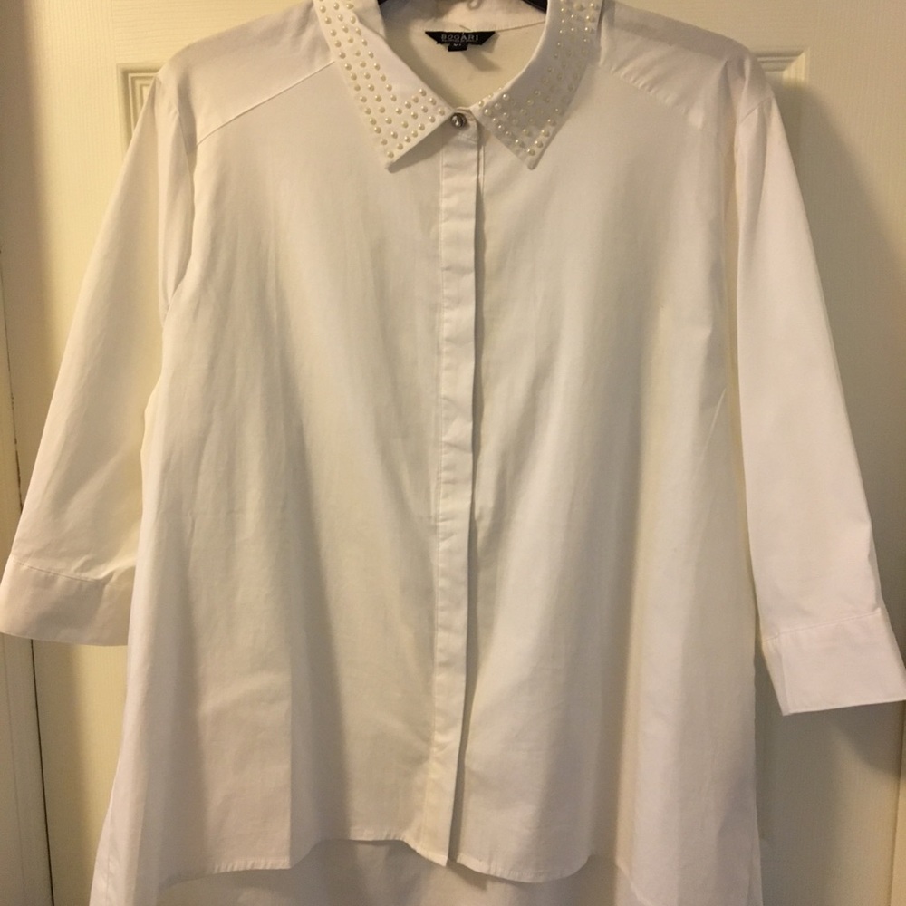 BOGARI NWOT WHITE COTTON-BLEND FAUX PEARL TRIM AROUND THE COLLAR BUTTON BLOUSE